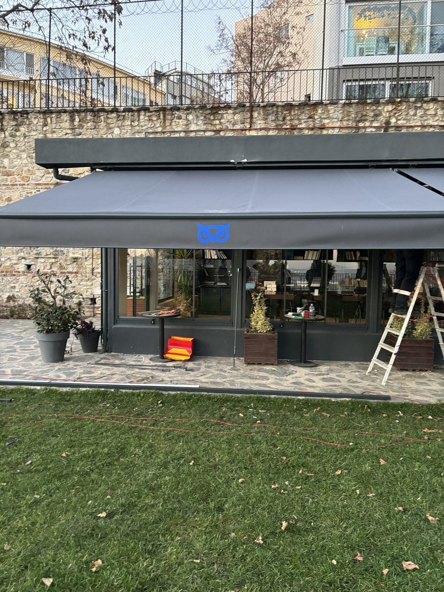 Dayanıklı Mafsallı Tente