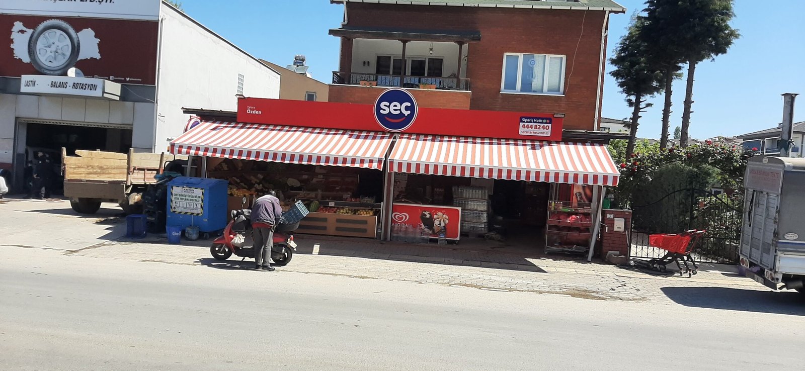 Bahçe Mafsallı Tente