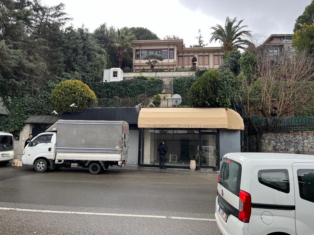 Mağaza Girişi Körüklü Tente Uygulaması